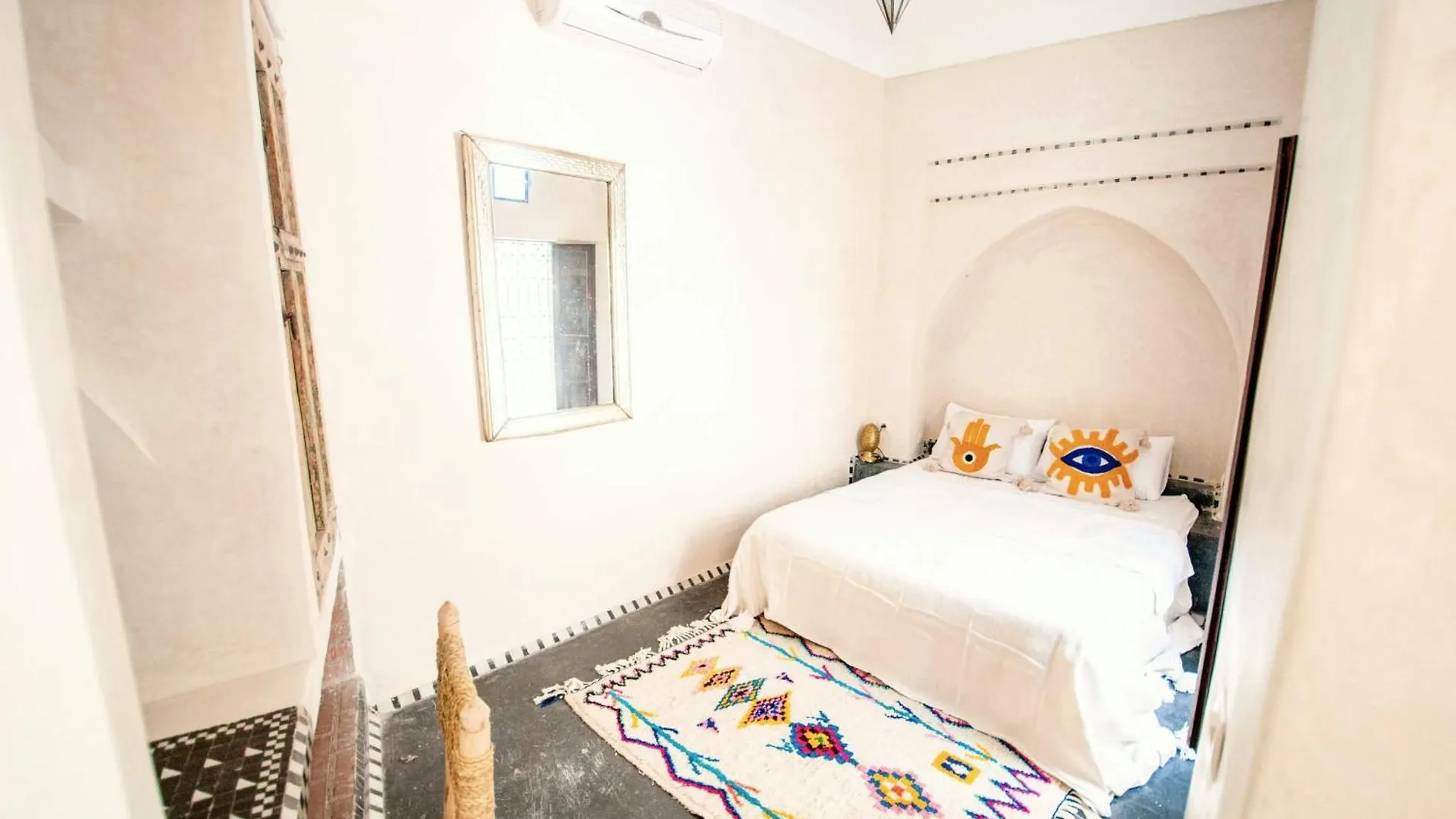 ***  Riad Chorfa Marrakesh Maroc